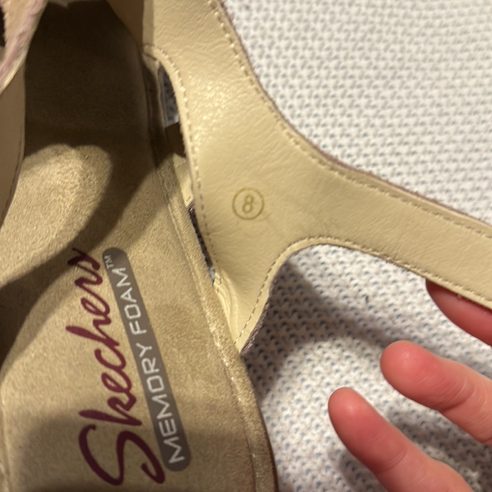 Sketchers memory foam tan suede wedges with Velcro strap size 8 - Picture 5 of 8